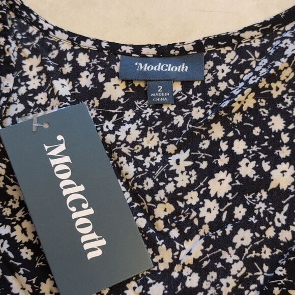 NWT ModCloth Just Gotta Have It Floral Black and White Mini Dress size 2 - Picture 5 of 10